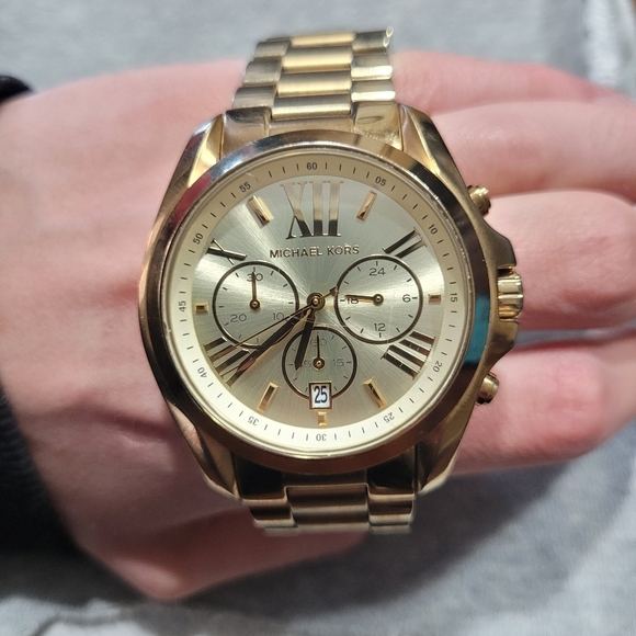 COPY - Micheal Kors, Gold - Picture 3 of 3